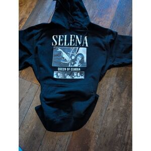 Selena Quintanilla "Queen of Cumbia" Graphic Hoodie - Large